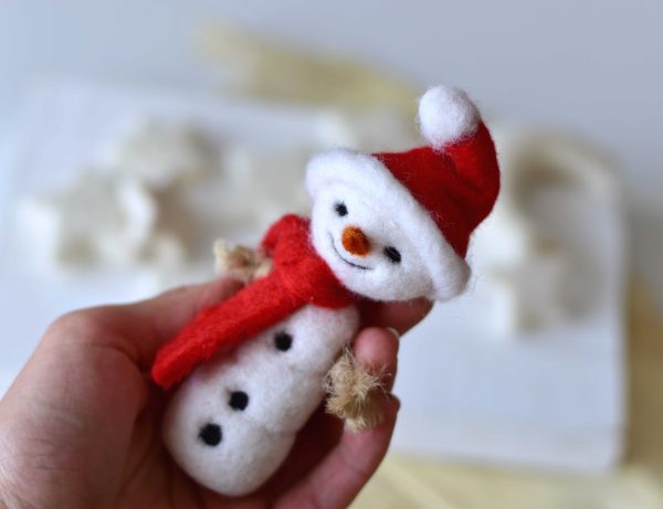Felted snowman | Felted Christmas photo prop