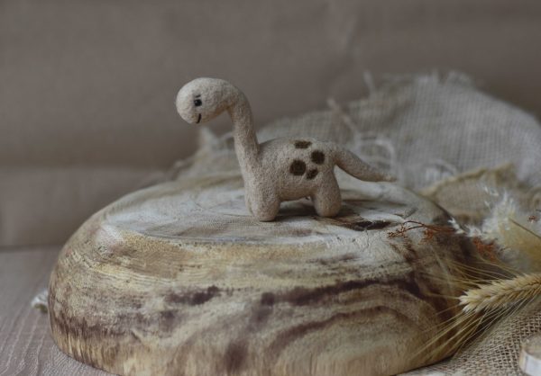 Felted dino in beige | Felted photo props