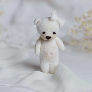 Felted bear Teddy in white | Felted photo props