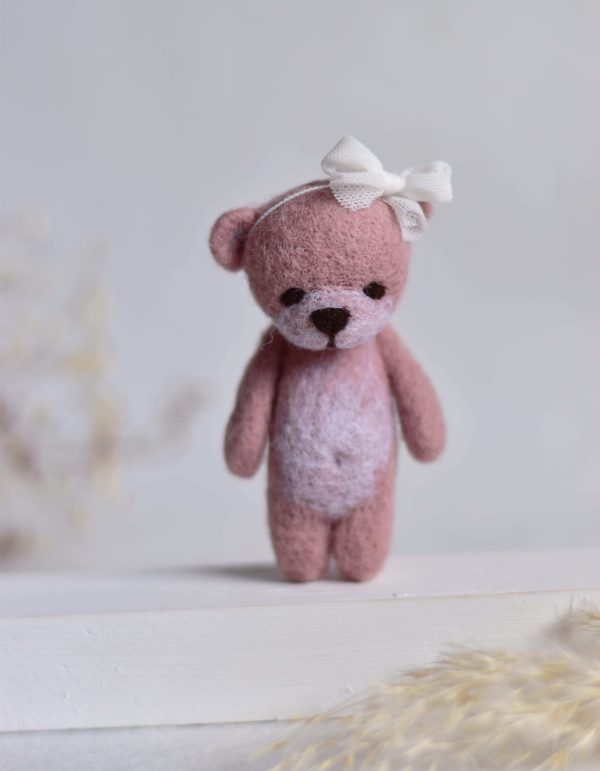 Felted bear Teddy in dusty pink | Felted photo props