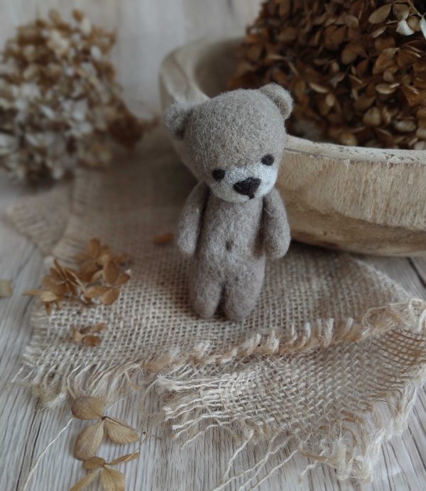 Felted bear Teddy in light brown | Felted photo props