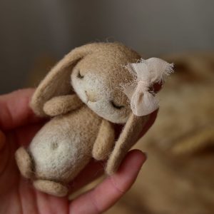 Felted bunny beige | Felted stuffies | LuckyBay Props