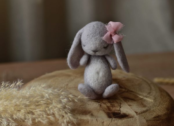 Felted bunny light grey | Felted stuffies | LuckyBay Props