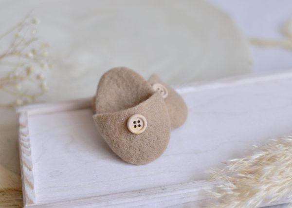 Felted slippers in beige | Felted photo props