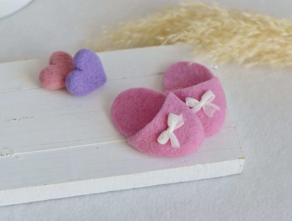 Felted slippers in pink | Felted photo props
