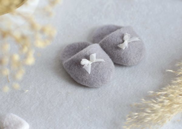 Felted slippers in grey | Felted photo props