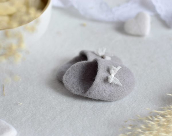 Felted slippers in grey | Felted photo props