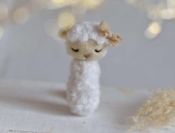 Felted sheep mini in white | Felted photo props