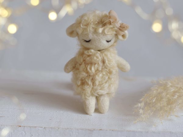 Felted sheep cream | Felted stuffie