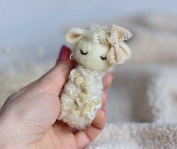 Felted sheep mini in cream | Felted photo props