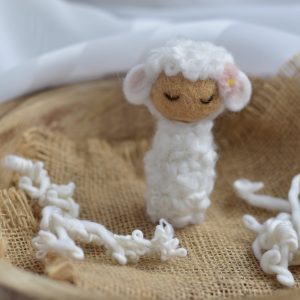 Felted sheep mini | Felted photo props