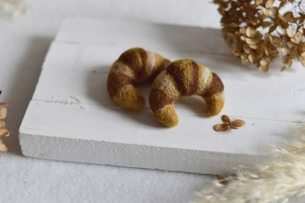 Felted croissant | Felted photoprop