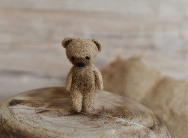 Felted bear 'Tini' melnage light brown | Felted photo props