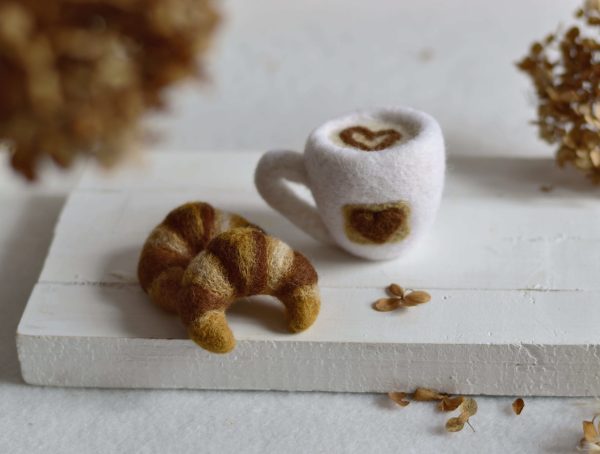 Felted cup of coffee | Felted photoprops