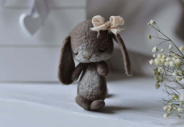 Felted bunny in darker brown | Felted photo props