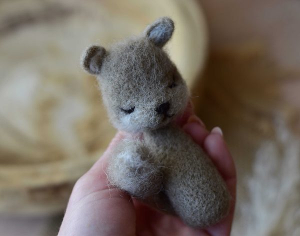 Felted squirrel mini ver. in light brown | Felted photoprops |