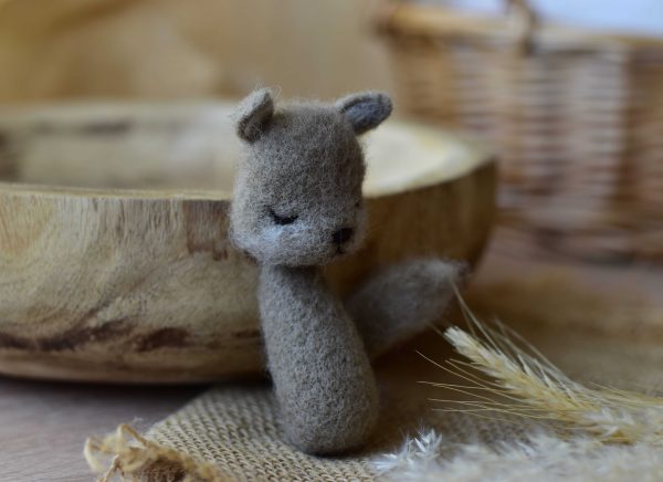 Felted squirrel mini ver. in light brown | Felted photoprops |