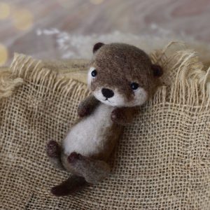 Felted otter | Felted photoprops | LuckyBay Props