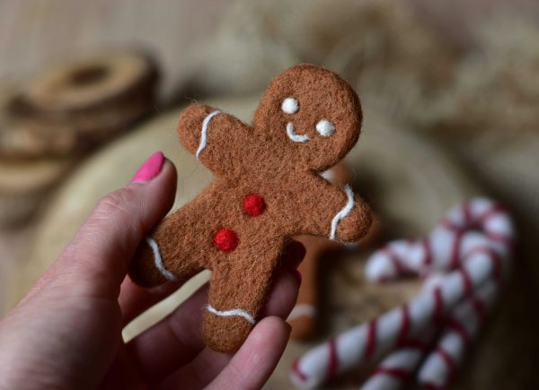 Felted gingerbread man | Felted Christmas photo prop | LuckyBay Props