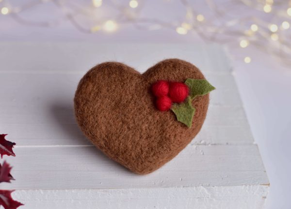 Felted gingerbread heart | Felted Christmas photo prop
