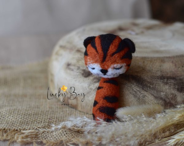 Felted tiger in mini ver. | Felted photoprops | LuckyBay Props