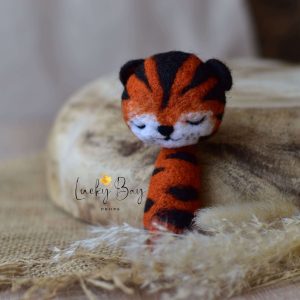 Felted tiger in mini ver. | Felted photoprops | NEW