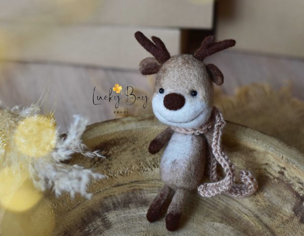 Felted reindeer with scarfs | Felted photo props newborn | LuckyBay Props