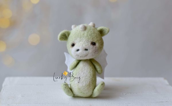 Felted dragon in mint | Felted photo props newborn | NEW