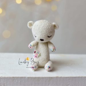 Felted bear in white| Felted photo props newborn | NEW