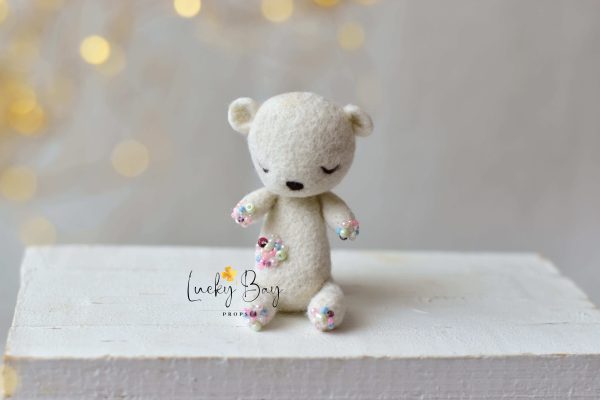 Felted bear in white| Felted photo props newborn | NEW