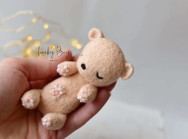 Felted bear in pastel peach | Felted photo props newborn | NEW